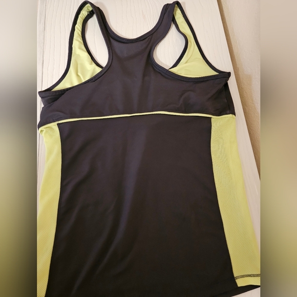 RBX Active Sz.L. Sleeveless Racer Back Top With built-in bra. - Picture 4 of 10